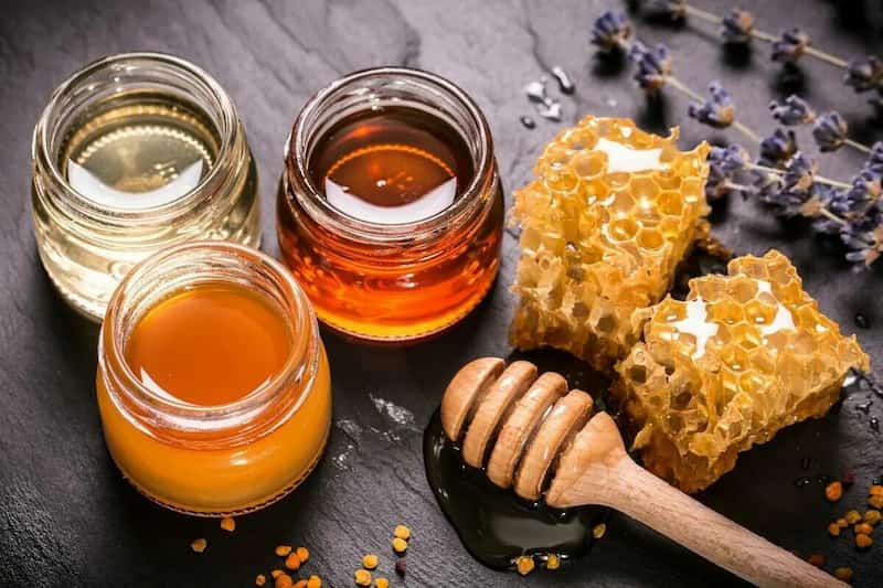 تصویر 3 از عسل کوهی بلوچستان برداشت شده از مراتع بکر جنوب شرق
